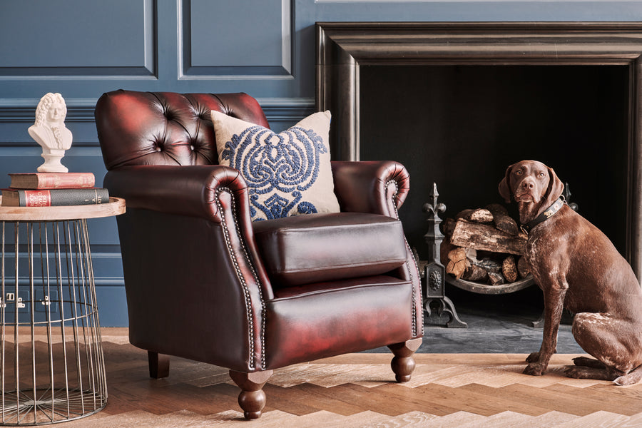 Victoria | Armchair | Antique Red